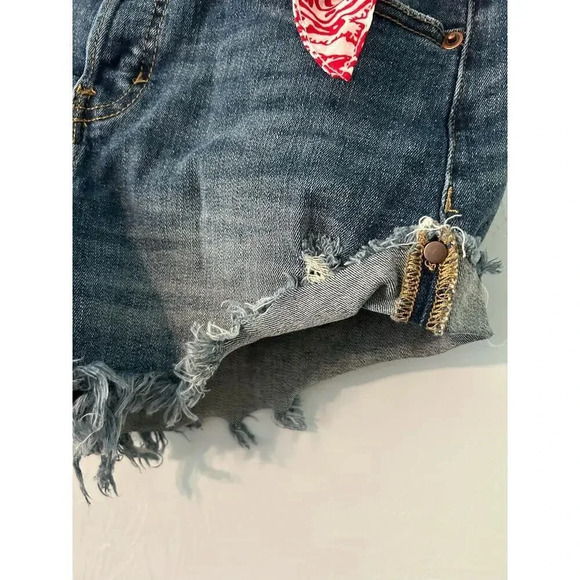 Altar'd State Jorts Size 28 Denim Jean Shorts Bandana Belt Frayed Hem - Picture 5 of 12